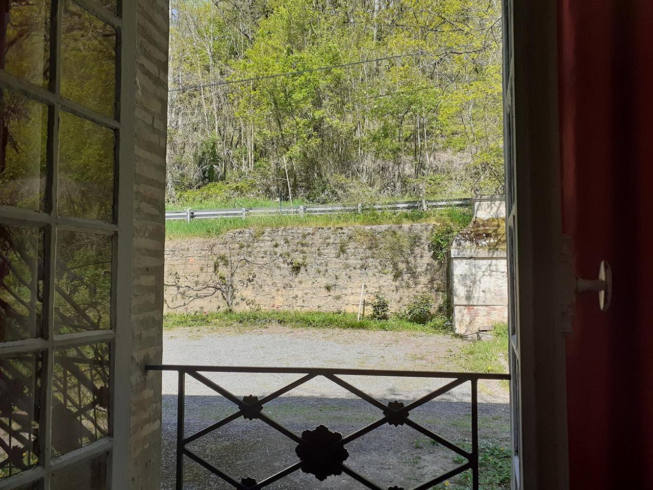 Le Moulin De Saleth Otel Saint-Antonin Oda fotoğraf