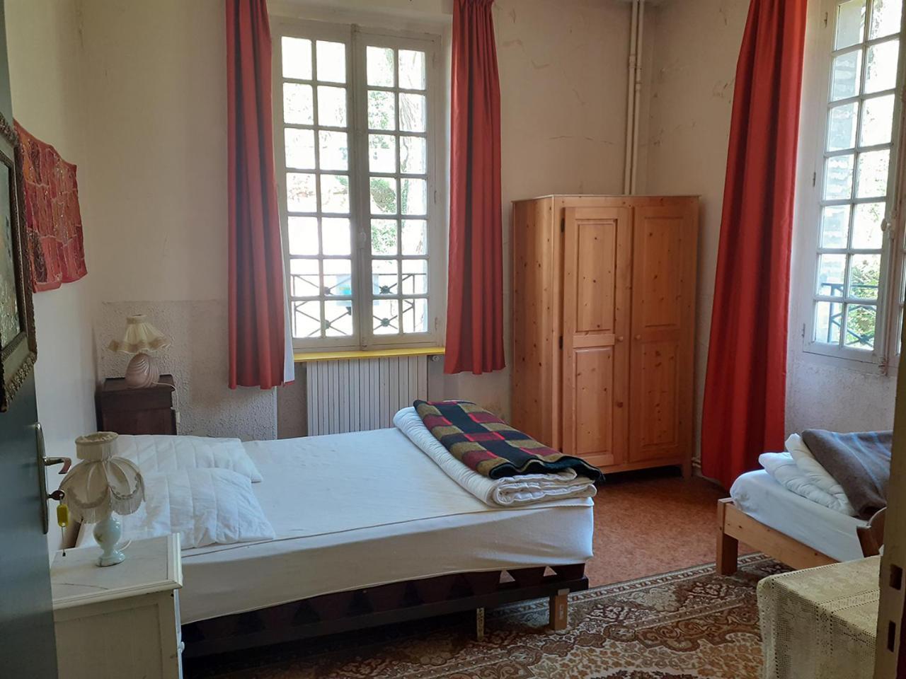 Le Moulin De Saleth Otel Saint-Antonin Oda fotoğraf